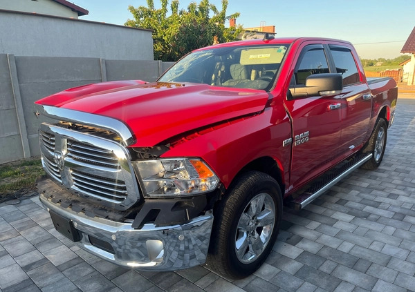 Dodge RAM cena 63000 przebieg: 70000, rok produkcji 2016 z Nysa małe 211